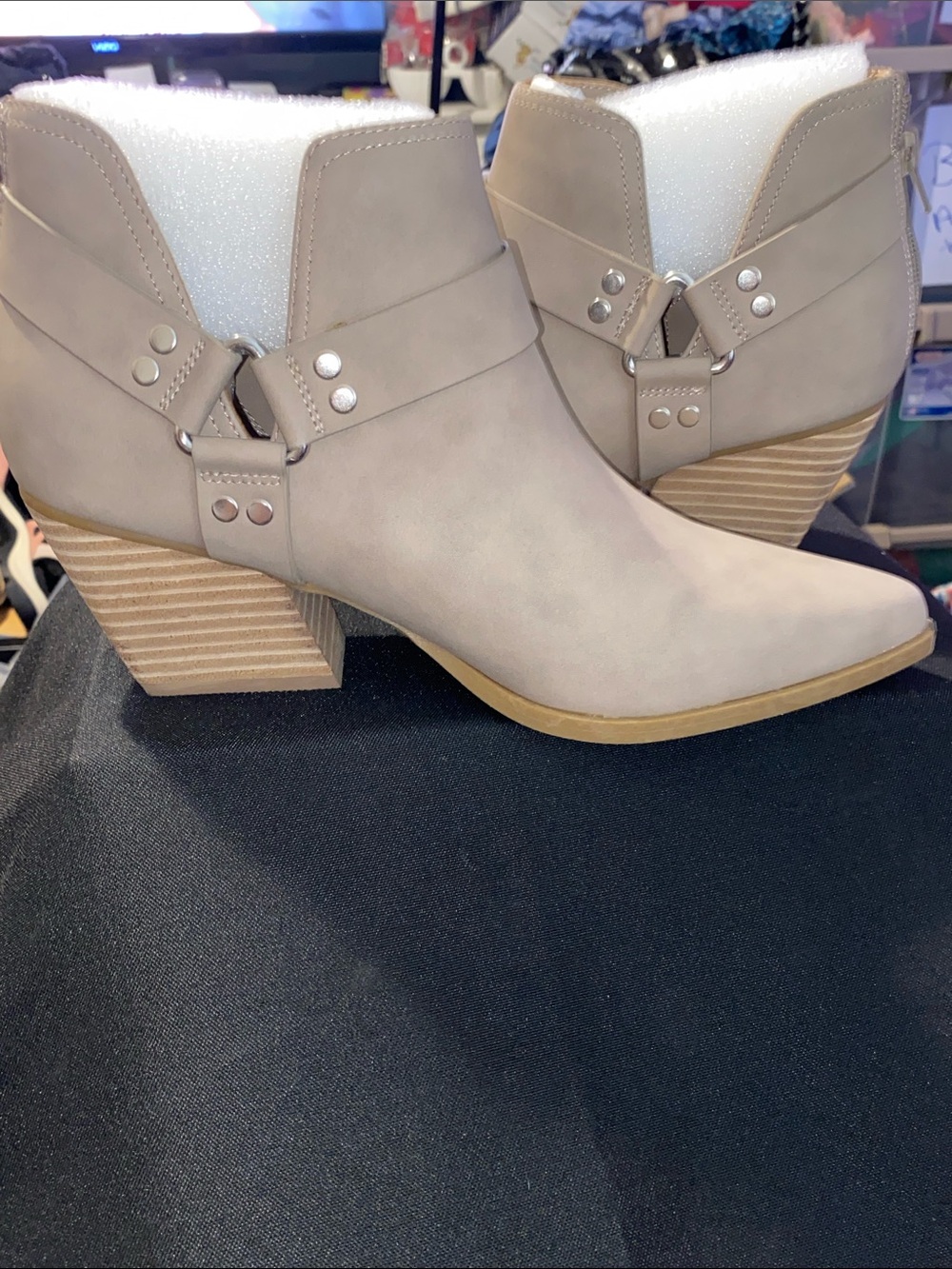 NEW IN BOX DOLCE VITA KOSTA WO SIZE 9 MOTO Look TAUPE  ANKLE BOOTS BUCKLE STUDS